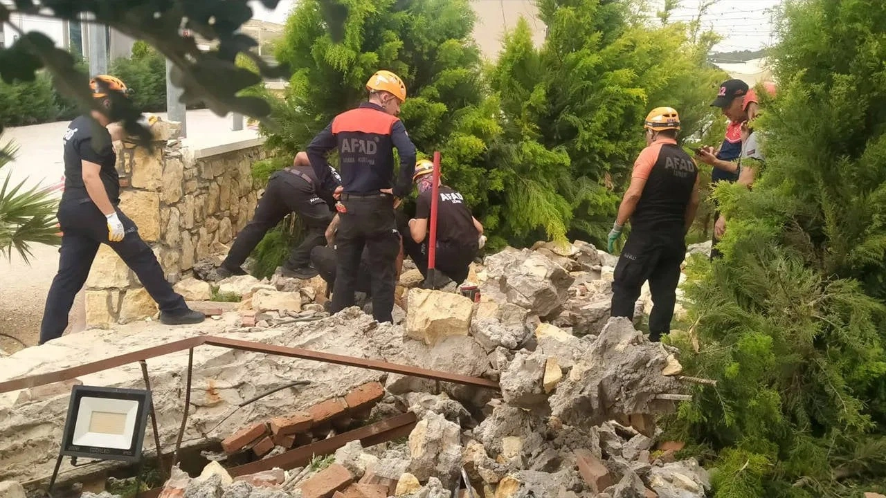 Düğün salonunda facia: Doktor öldü, eşi yaralandı