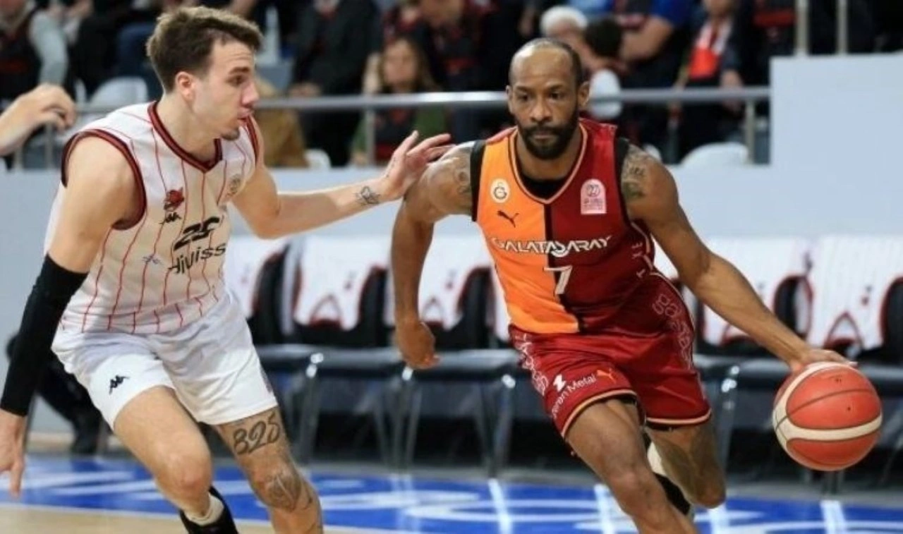 Galatasaray, Manisa deplasmanından üzgün döndü!