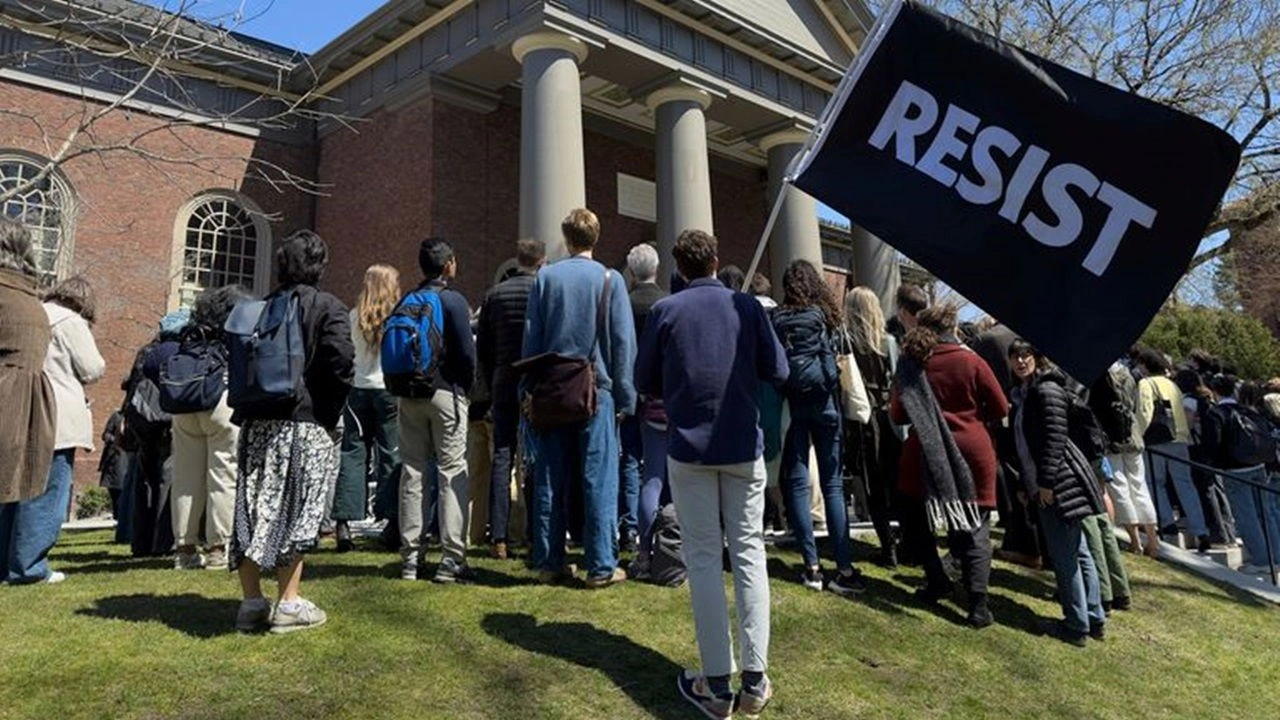 Trump'tan Harvard'a: