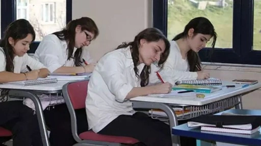 2025 Ortaokul, lise devamsızlıktan sınıfta kalma var mı? Kaç günde sınıf tekrarı olur?