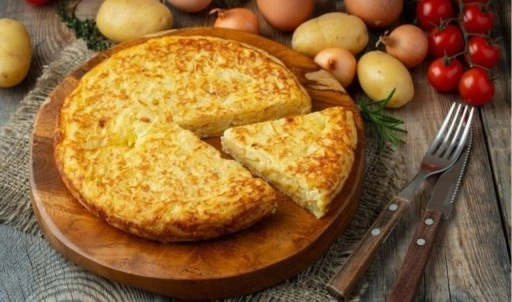 Güne lezzetli ve doyurucu bir başlangıç: Patatesli omlet tarifi