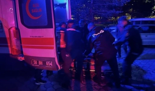 Pompalı tüfekle hem kız arkadaşını hem kendini yaraladı