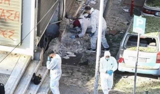 Selanik'te bir kadının elinde taşıdığı bomba patladı